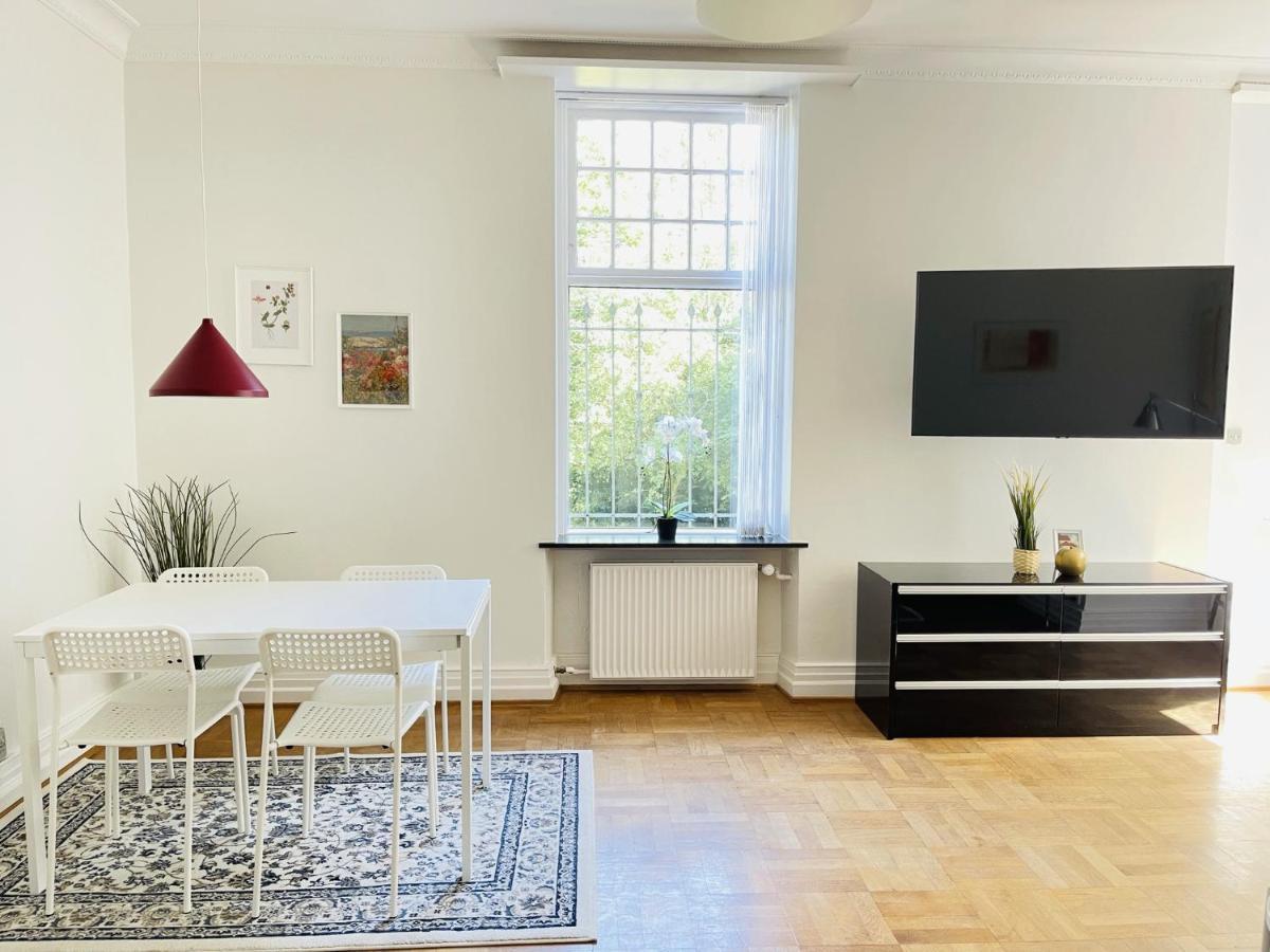 Aday - Aalborg Mansion - Open Bright Apartment With Garden المظهر الخارجي الصورة