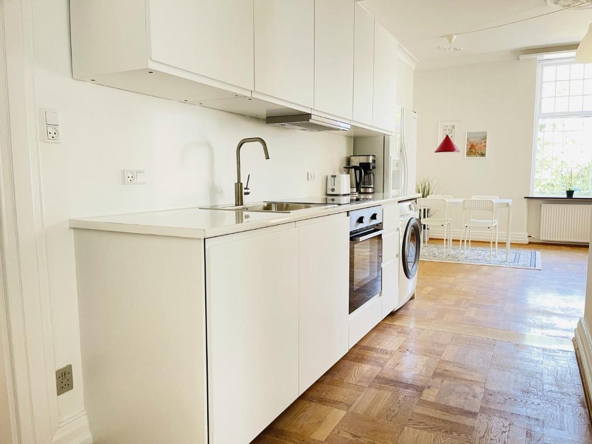 Aday - Aalborg Mansion - Open Bright Apartment With Garden المظهر الخارجي الصورة